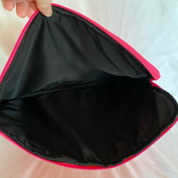 Victoria Secret “PINK” Neoprene Cushioned lined zipper laptop case - Picture 4 of 6